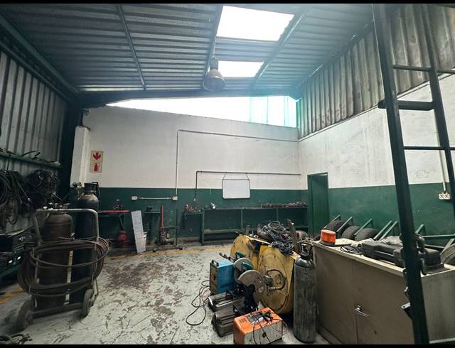 800M² WAREHOUSE TO LET IN CHLOORKOP